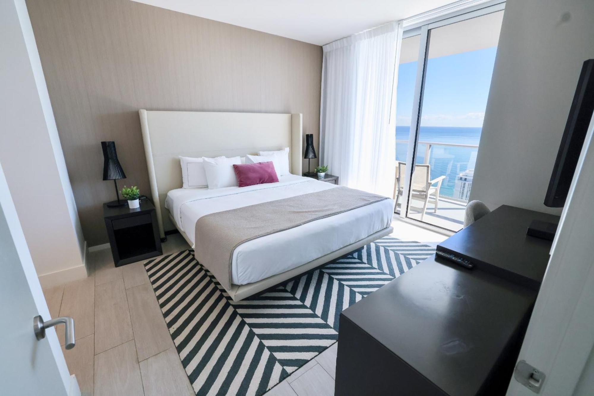 Diamond In The Sky Villa Hollywood Bagian luar foto